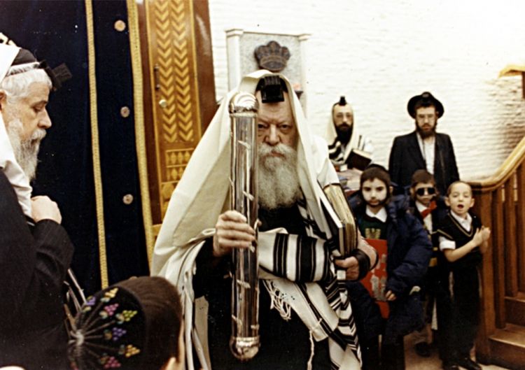 כ"ג סיון - סופרי המלך כותבים בהוראת כל יהודי