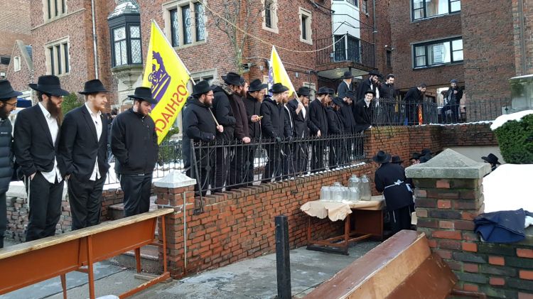 שאיבת מים שלנו למצות עבור התמימים