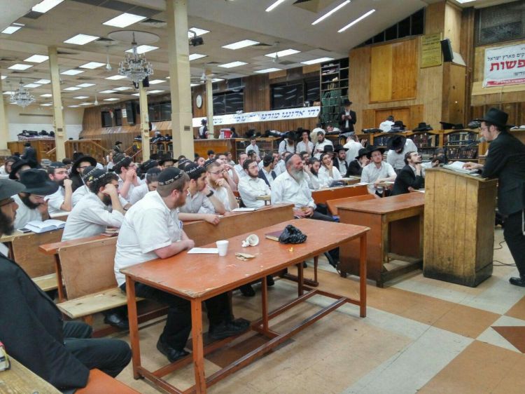 ב770 התחילו ללמוד הלכות בית הבחירה