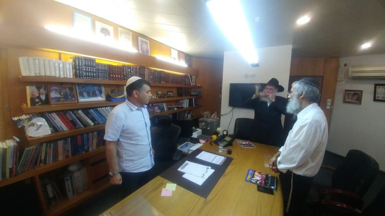 תמונת היום: מבצע שופר אצל ראש העיר