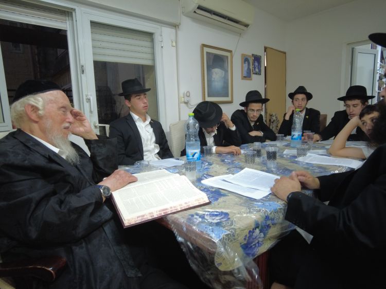 תלמידי תומכי תמימים הוד השרון הציגו את עמלם