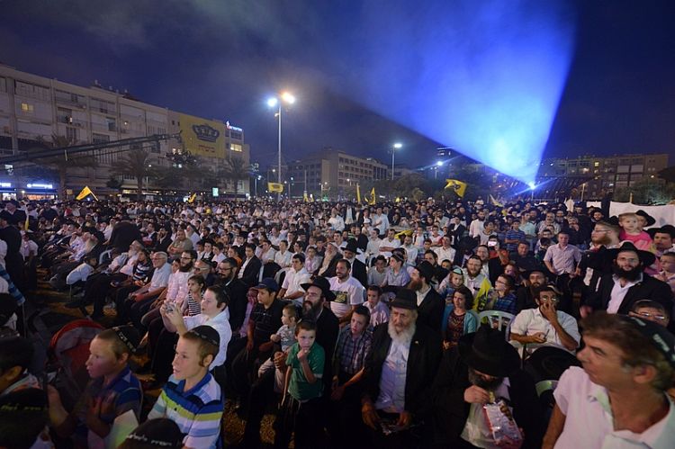 משיח בכיכר • ארבעים אלף בכיכר לקבלת פני המלך