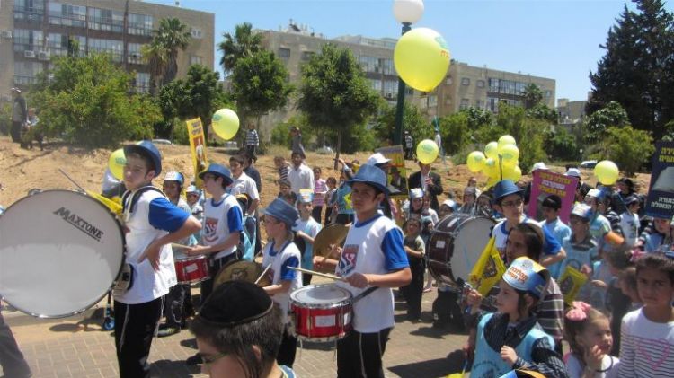 ממש: טרופיות בחינם לתהלוכות ל"ג בעומר