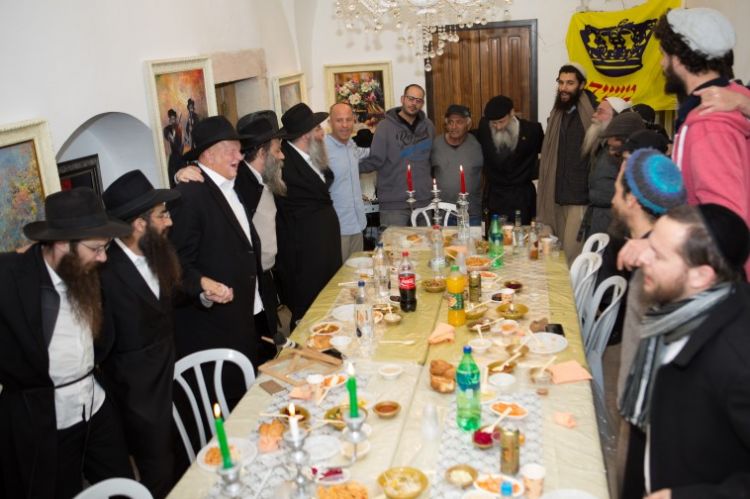 חב"ד פסטיבלים • חגיגת י"ט כסלו בהדפסת התניא בעין כרם