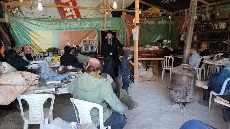 הרב אסמן הגיע לחזק את תושבי חומש