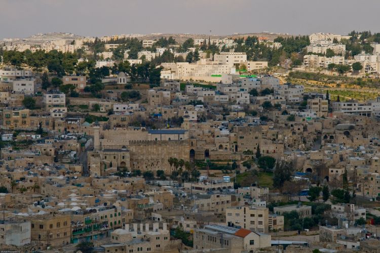 חברון: קליע פגע במערת המכפלה