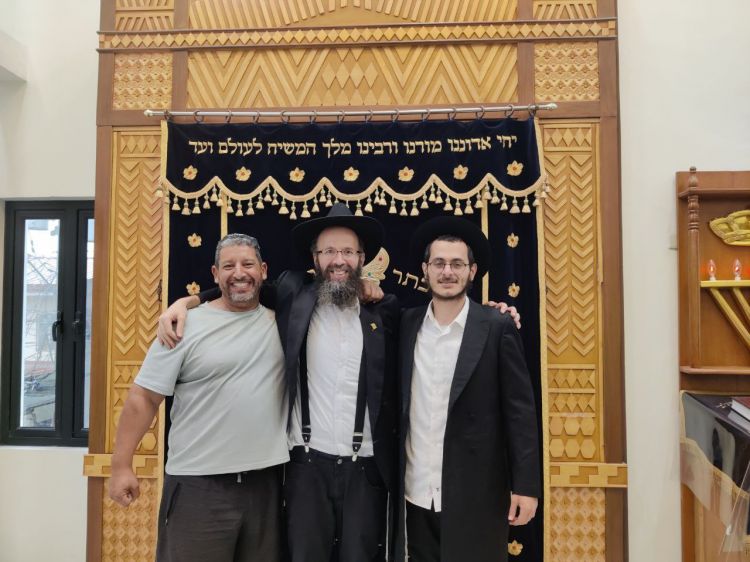שבועיים לפני פסח: בית חב"ד בקלארק נפתח מחדש