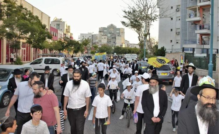 מפגן אדיר של קידוש ה' בתהלוכה המרכזית בקריות