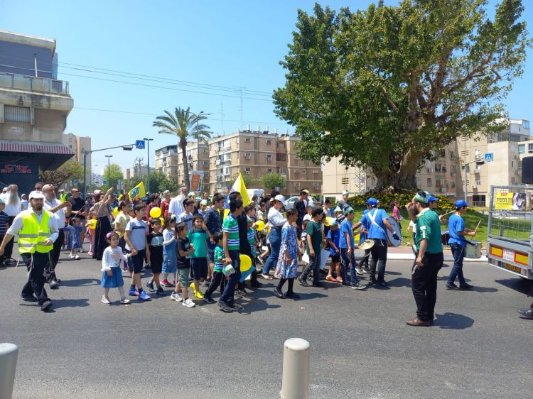 תהלוכת ל"ג בעומר מרשימה בנווה עופר