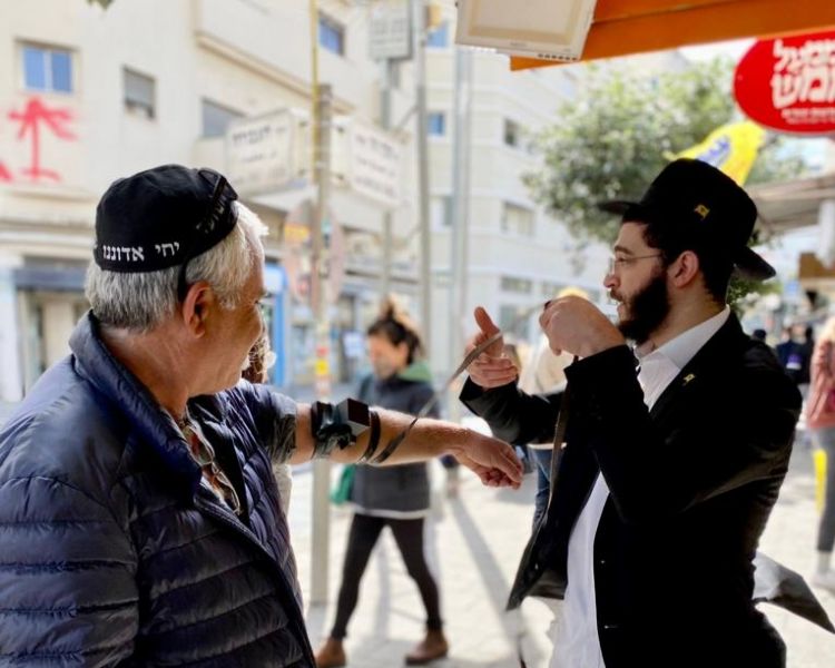 איך מזיזים דברים בשמיים?