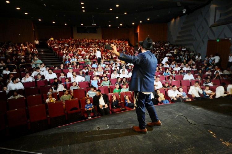 1000 מילדי נתניה בכינוס 'מטה משיח נתניה'