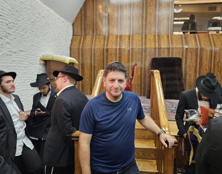 ההייטקיסט מאיר דניאל ביקר בבית משיח 770 