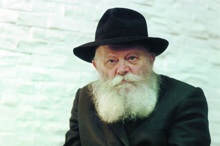 הנבואות והנביא: סקירת נבואות מנהיג הדור לאורך השנים