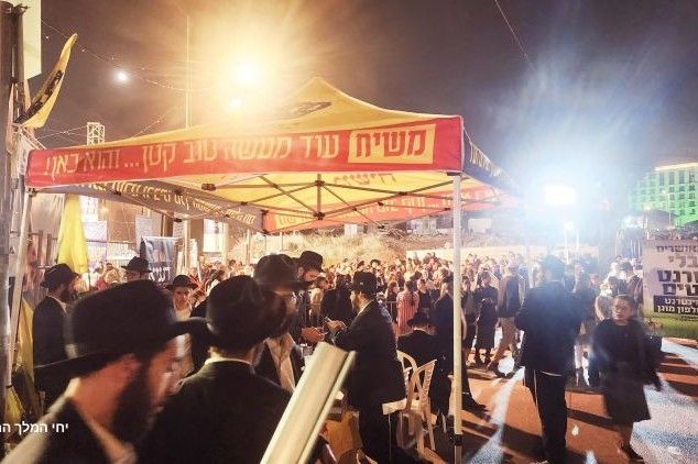 פעילות משיח בקבר שמעון הצדיק
