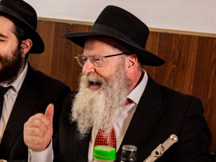 כשאחמד הניח תפילין