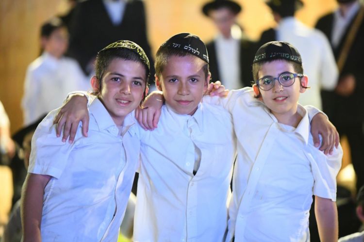 האזינו לביצוע המרגש: חיילים של משיח