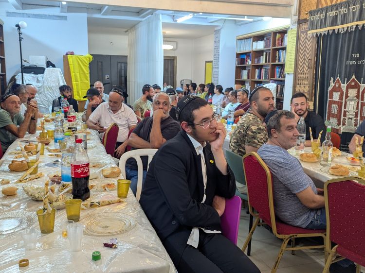 בהתוועדות ח"י אלול בפלורנטין חנכו את ארון הקודש החדש