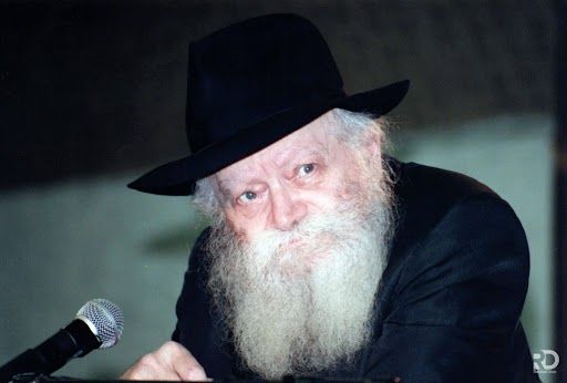 בקשר עם ר"ח כסלו - הופיע היכל המלך ח'