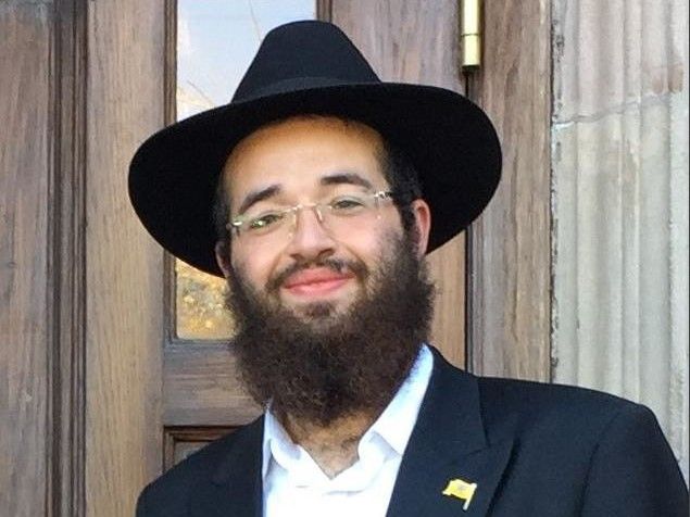 "בנוגע להשכנה שלהם"