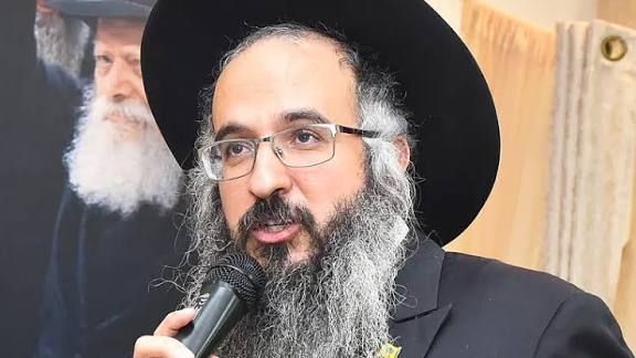 הרב מנחם כהן בראיון: המטרה להפוך את השטות השלילית לשטות דקדושה