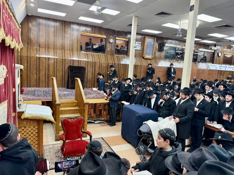 770: התרגשות רבה בתפילות כ"ב שבט