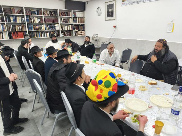 בת ים: משתה ליל הפורים המסורתי הפך לסעודת הודיה על הניסים