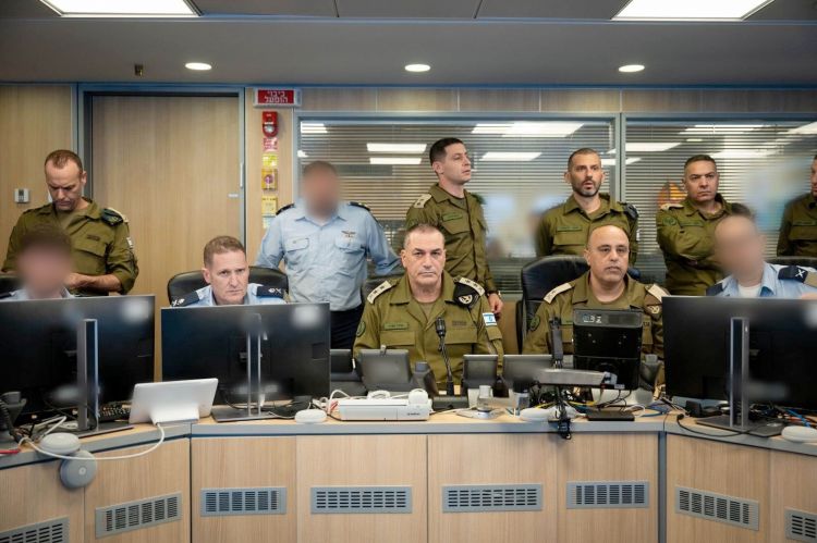 קריסת הצורר מטהרן והעמקת המלחמה במשטר