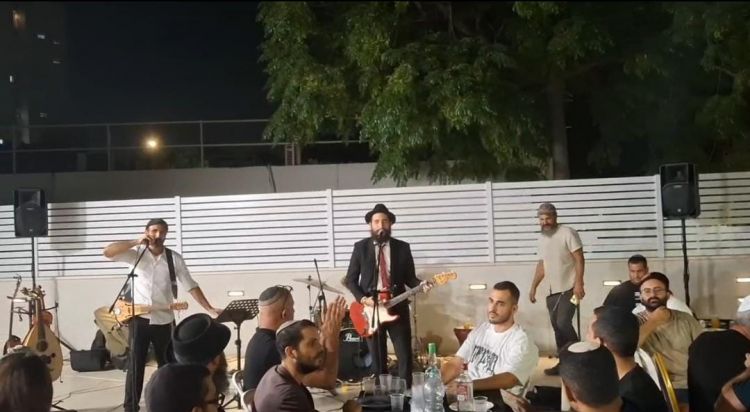 חגיגת ח"י אלול ברוב עם בשכונת אחדות–מפ"מ בפתח תקווה