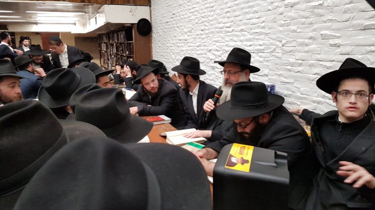 שיעור גאולה ומשיח ב770