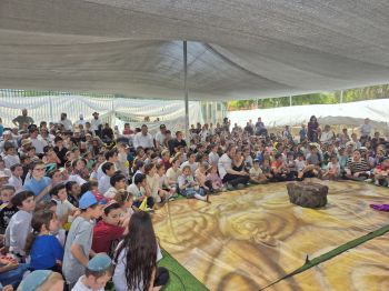 קרית גת: אלפי ילדים והורים ב"תהלוכה המרכזית"