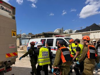 מטח טילים מאיראן למרכז הארץ: שני הרוגים ופצוע קשה