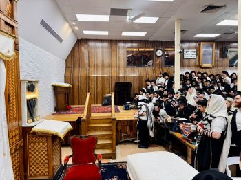 ו' תשרי: אלפים בתפילות עם הרבי שליט"א מלך המשיח 