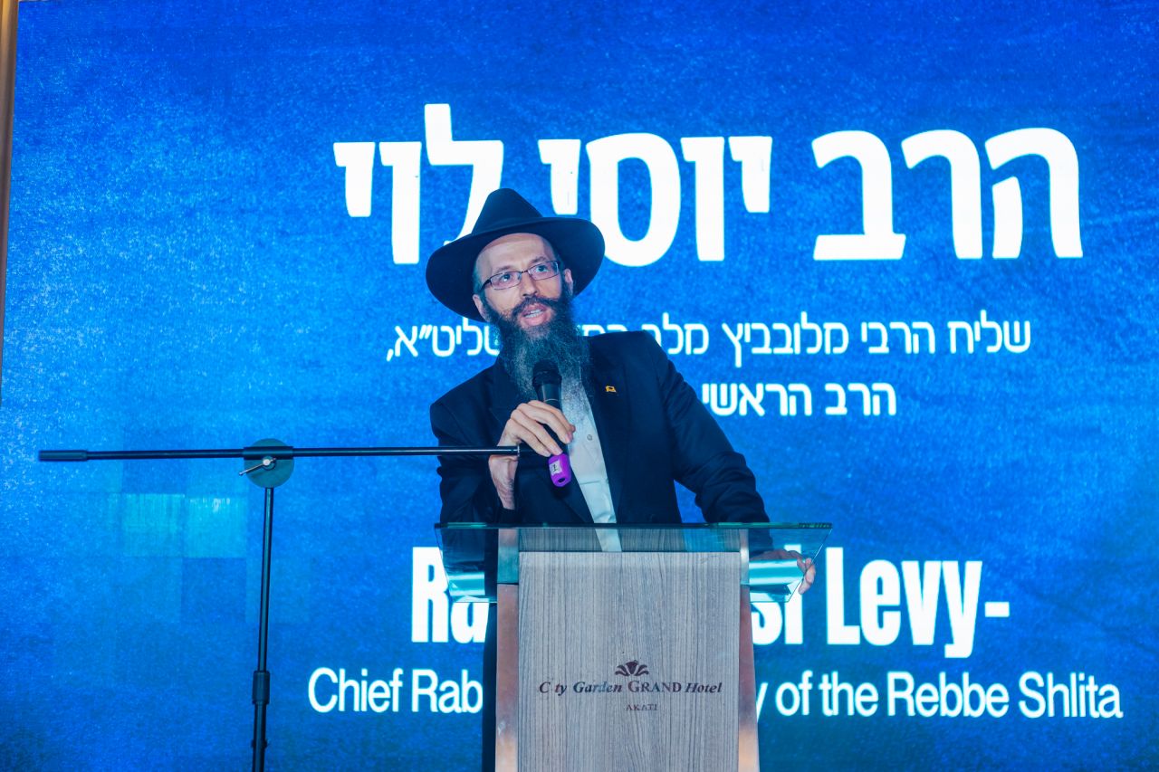 הרב יוסי לוי, בית חב״ד מנילה