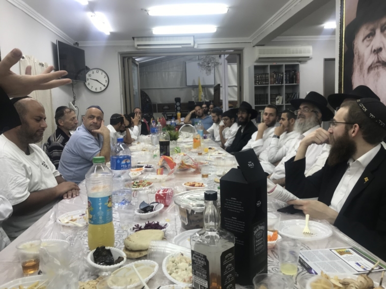 18-11-2019-11-03-36-מצגת-ושבת-שליחות-בישיבה1-758x569