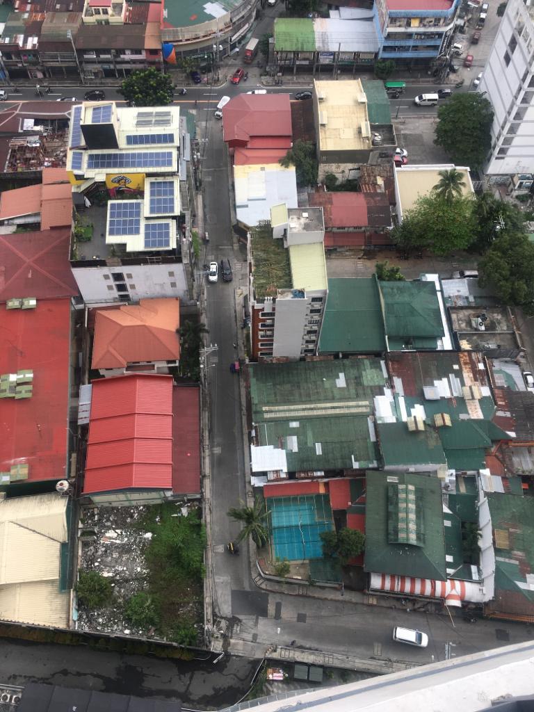 הסוכה על בית חב"ד 770 במנילה צילום מרחפן