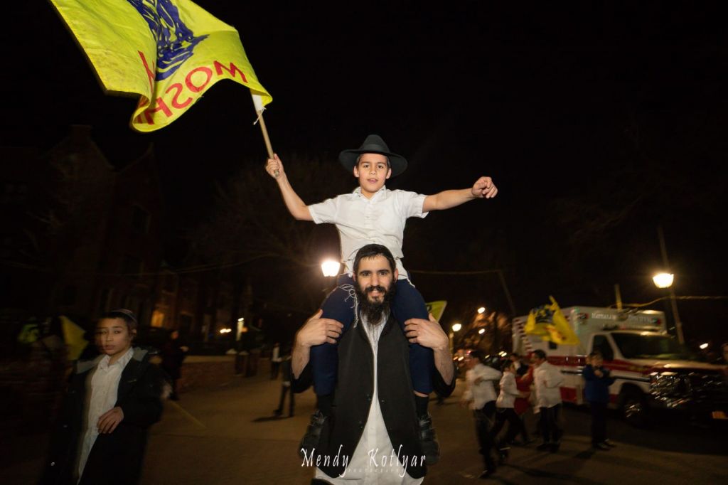 שמחת קידוש לבנה חודש ניסן ב770