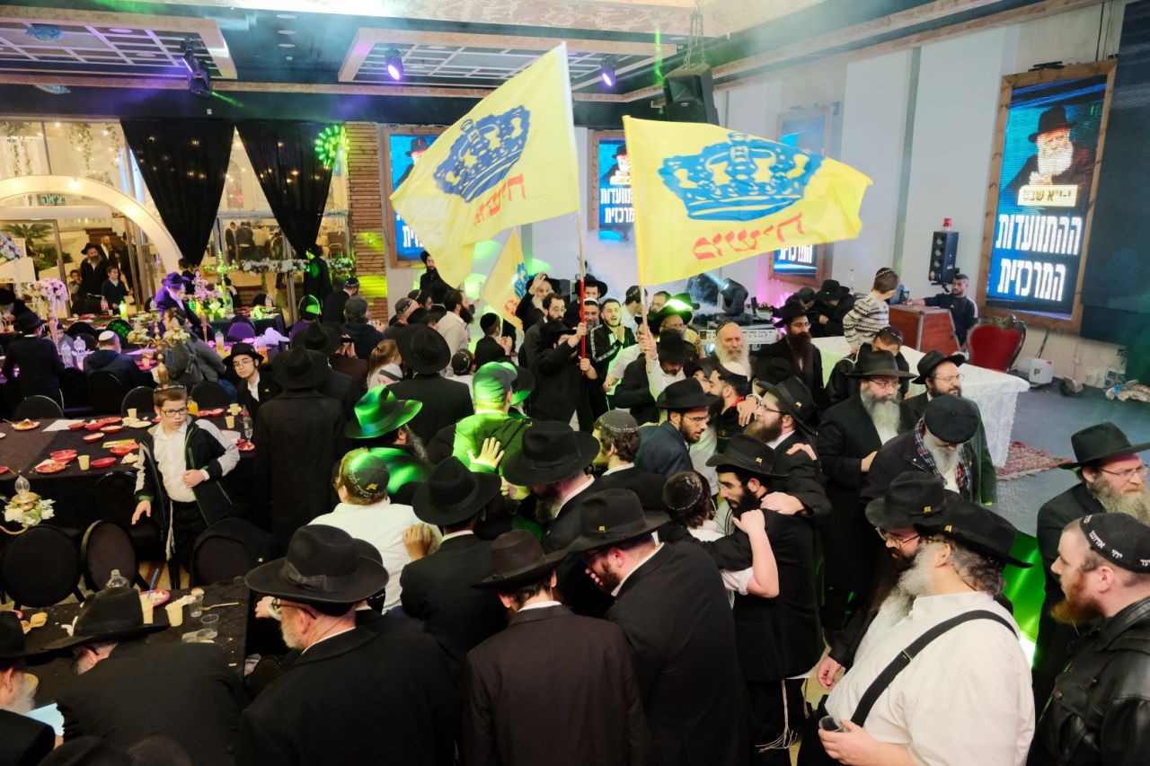 להט של גאולה בהתוועדות המרכזית