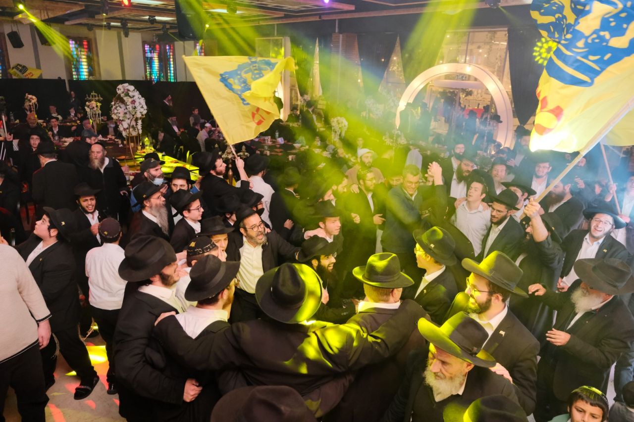 להט של גאולה בהתוועדות המרכזית