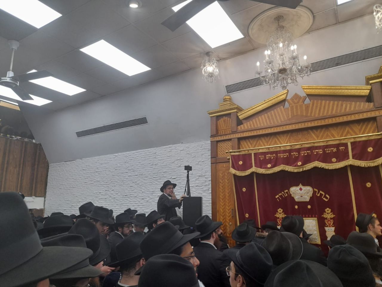 עמדת הסרטת הארוע ב770