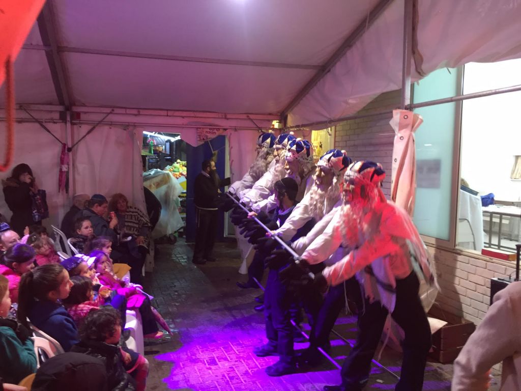 קרקס חנוכה בר"ג