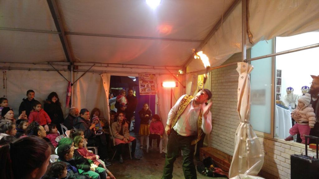 קרקס חנוכה בר"ג