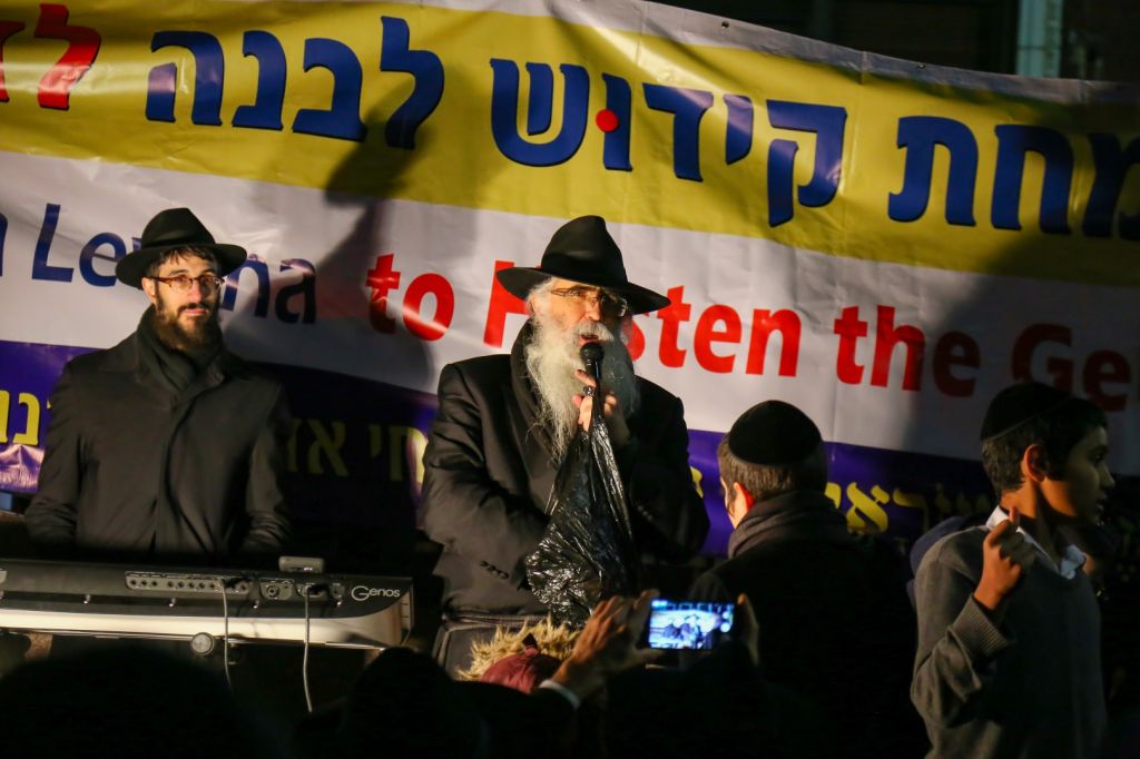 הנס במעמד הענק של קידוש לבנה ב770 לזירוז הגאולה