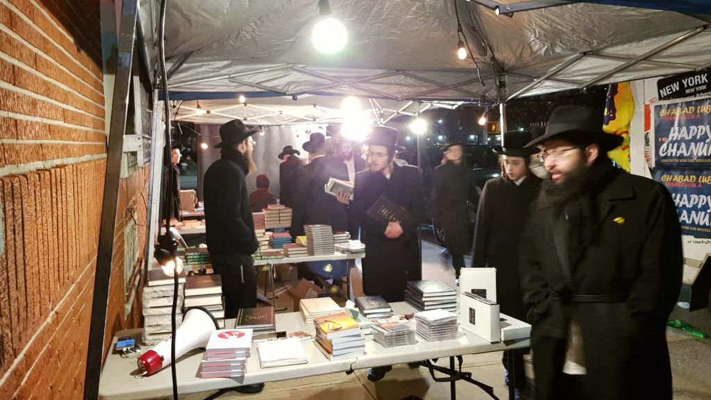 יריד ספרי חסידות ענק באירוע הנס של רובשקין