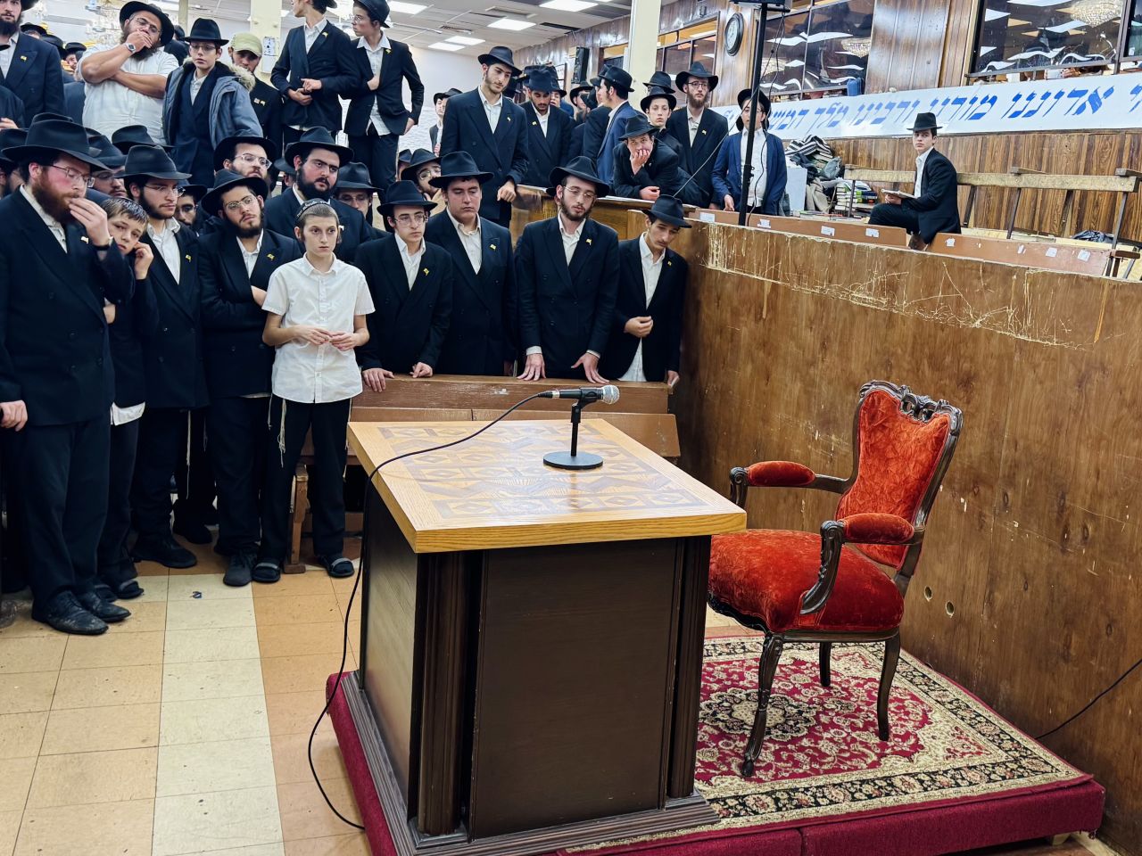 הרבי שליט״א מלך המשיח קיבל את האורחים ל׳יחידות כללית׳