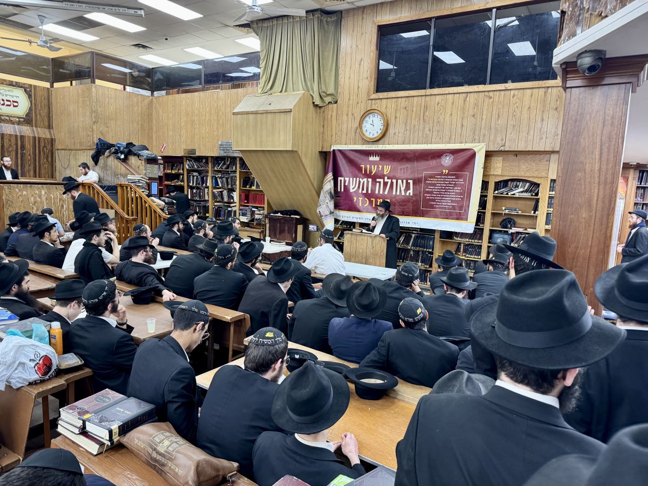 הרב מנחם מענדל פרידמן מסר את השיעור גאולה ומשיח