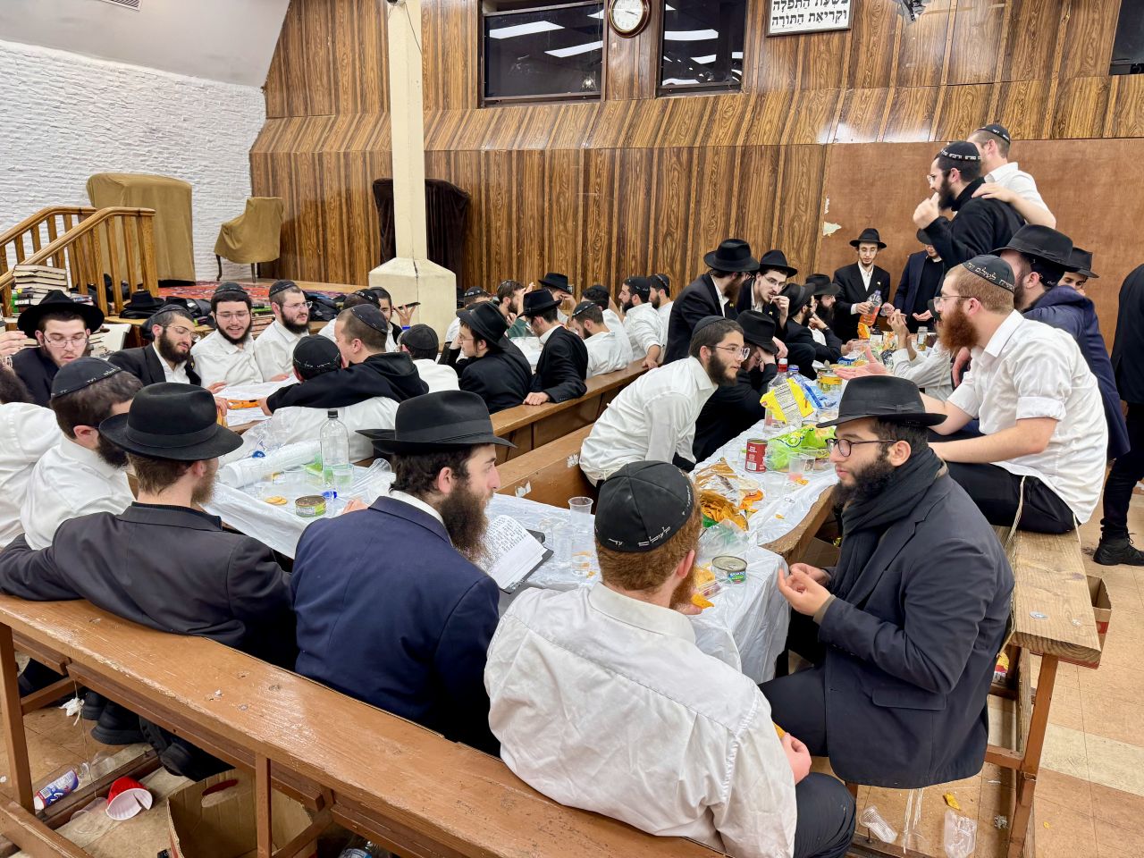בשמחה ובגעגועים: קבוצה פ״ו יוצאים לכבוש את העולם