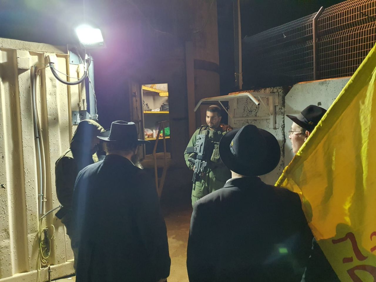 מערב בנימין: החיילים קיבלו ערכת ט"ו בשבט