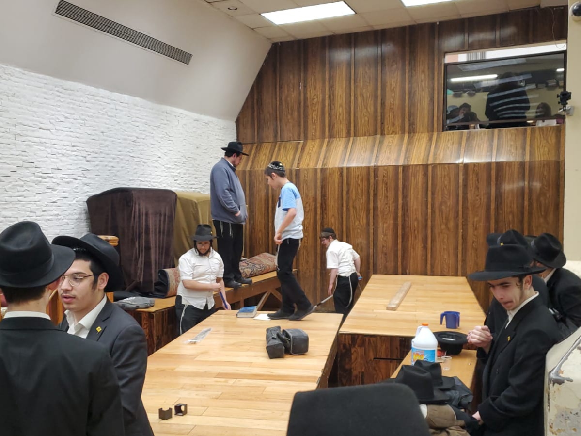 מנקים לכבוד המלך