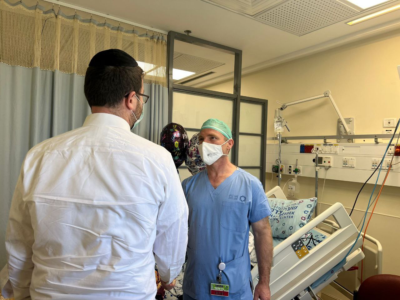 החלמה מהירה: הפצוע הקשה מפיגוע הדקירה שוחרר ב"ה לביתו
