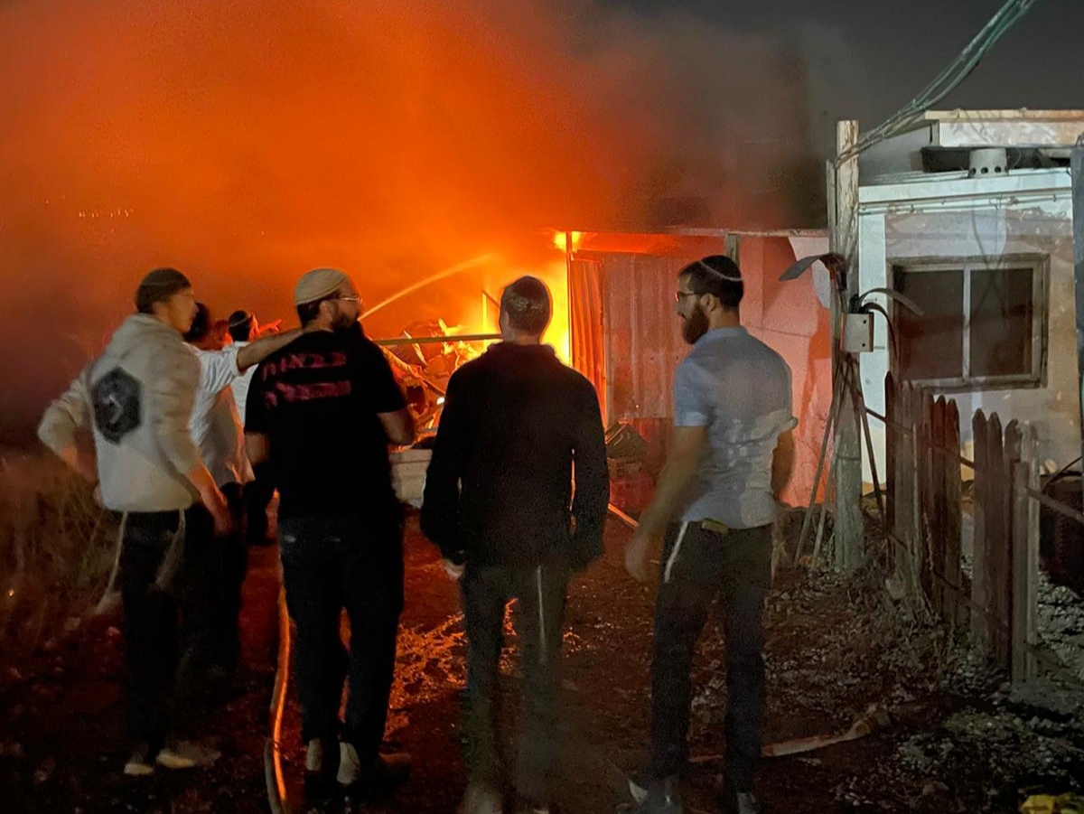 יצהר: חדר האוכל של ישיבת חב"ד עלה באש